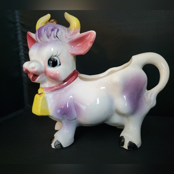 Vintage collectible cow with bells set: suger, creamer, salt & pepper shakers - Picture 2 of 16